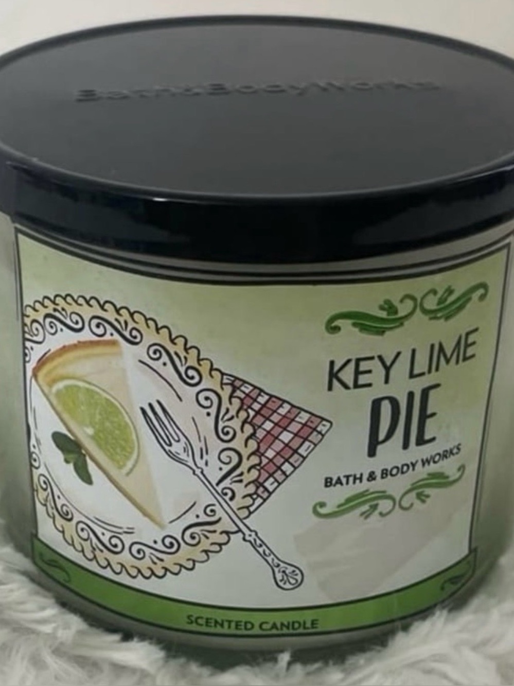 Bath & Body Works Key Lime Pie Scented Candle - Green and Black